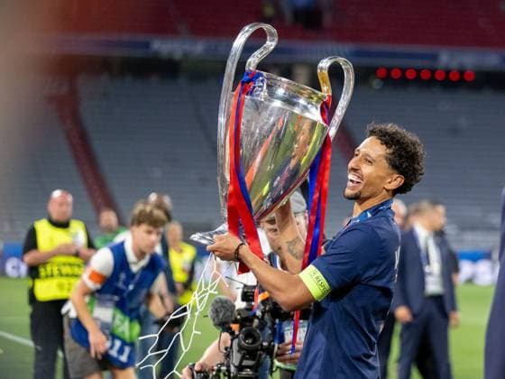 Marquinhos (Paris Saint-Germain, 05) feiert mit der UEFA-Champions-League-Trophaee, Pokal GER, Paris Saint-Germain vs. Inter Mailand, Fussball, Herren, UEFA Champions League Finale Muenchen 2025, Spielzeit 2024 2025, 31.05.2025, GER, Paris Saint-Germain vs. Inter Mailand, Fussball, Herren, UEFA Champions League Finale Muenchen 2025, Spielzeit 2024 2025, 31.05.2025 Muenchen Copyright: xEibner-Pressefoto WolfgangxFrankx EP_WFK