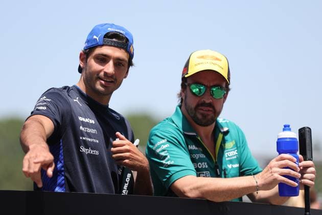Carlos Sainz of Spain and Williams Racing and Fernando Alonso of Spain and Aston Martin Aramco F1 Team , Race, F1 Grand Prix of Spain, am 01. June 2025 in Barcelona, Spain. (Foto von Diogo Cardoso DeFodi Images) Carlos Sainz of Spain and Williams Racing and Fernando Alonso of Spain and Aston Martin Aramco F1 Team , Race, F1 Grand Prix of Spain, Circuit de Barcelona-Catalunya on June 1, 2025 in Barcelona, Spain. (Photo by Diogo Cardoso DeFodi Images)
