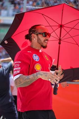 Lewis Hamilton of Great Britain and Scuderia Ferrari , Race, F1 Grand Prix of Spain, am 01. June 2025 in Barcelona, Spain. (Foto von Diogo Cardoso DeFodi Images) Lewis Hamilton of Great Britain and Scuderia Ferrari , Race, F1 Grand Prix of Spain, Circuit de Barcelona-Catalunya on June 1, 2025 in Barcelona, Spain. (Photo by Diogo Cardoso DeFodi Images)