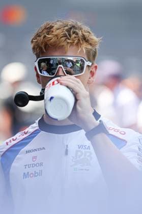 Liam Lawson of New Zealand and Visa Cash App RB , Race, F1 Grand Prix of Spain, am 01. June 2025 in Barcelona, Spain. (Foto von Diogo Cardoso DeFodi Images) Liam Lawson of New Zealand and Visa Cash App RB , Race, F1 Grand Prix of Spain, Circuit de Barcelona-Catalunya on June 1, 2025 in Barcelona, Spain. (Photo by Diogo Cardoso DeFodi Images)