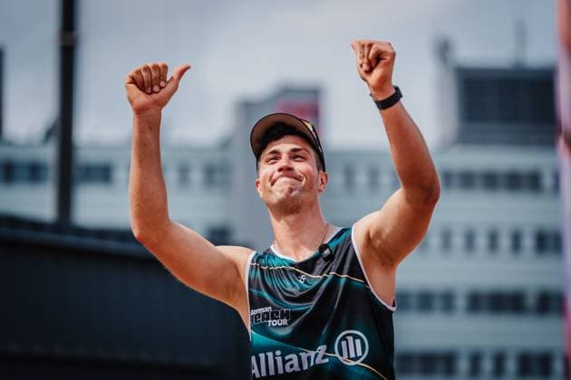Beachvolleyball Männer Allianz German Beach Tour 2025 Tourstop Hamburg 01.06.2025 Sven Winter freut sich nach dem Sieg im Halbfinale Hamburg Active City Arena Heiligengeistf Hamburg Deutschland