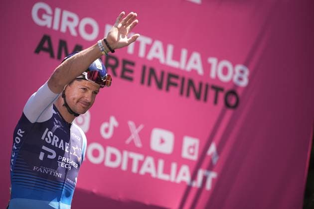 Last race for Fuglsang Jakob of Israel - Premier Tech retires during the stage 21 of the Giro d™Italia from Roma to Roma, Italy - Sunday, June 01, 2025. - cycling.  Copyright: xMarcoxAlpozzi LaPressex