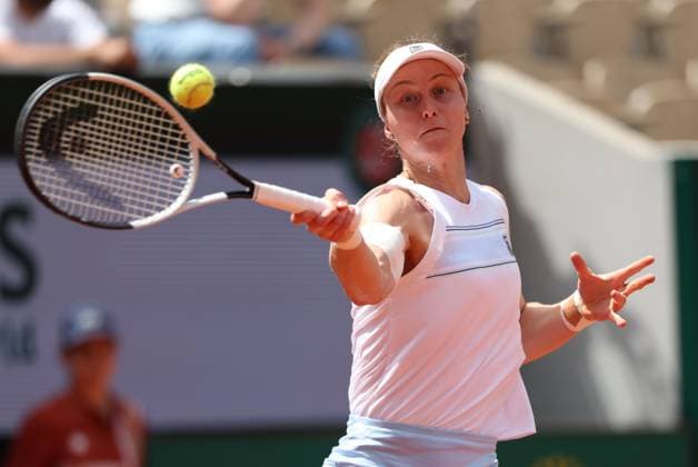 ROLAND GARROS 2025 Thierry Larret MAXPPP - PARIS (75) 01 06 2025 Thierry Larret Maxppp. Tennis. Roland Garros 2025. Internationaux de France de tennis. Stade Roland Garros, Paris (75). Le 1er juin 2025. Court Suzanne Lenglen : Ludmila SAMSONOVA (RUS) vs Quiwen ZHENG (CHN) PARIS (75) STADE ROLAND GARROS PARIS ILE DE FRANCE FRANCE  Copyright: xMAXPPPxThierryxLarretx TLR202506019592 TLR202506019592