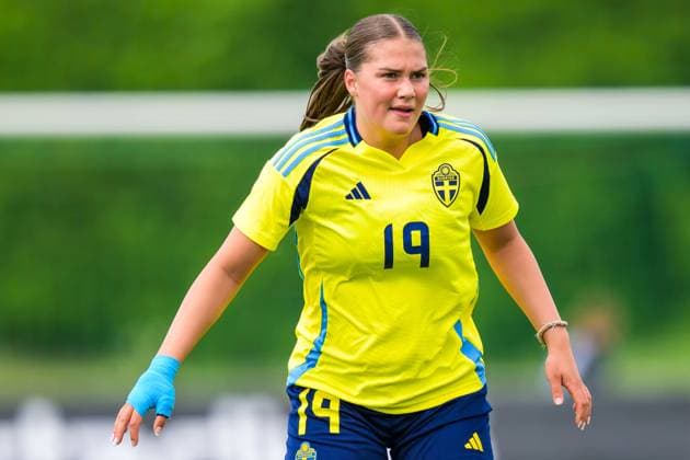 250601 Hanna Veberg of Sweden during the International Friendly, Länderspiel, Nationalmannschaft football match between Sweden and Denmark on June 1, 2025 in Borgholm. Photo: Suvad Mrkonjic BILDBYRAN COP 170 SM0400 fotboll football soccer fotball u18 f18 sverige sweden danmark denmark dambbeng Copyright: SUVADxMRKONJIC BB250601SM015