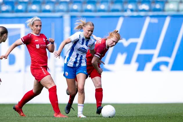 Regionalliga-Nordost Frauen: F.C. Hansa Rostock vs. 1. FFV Erfurt; Rostock; 01.06.2025 Antonia Janssen ( 27; 1. FFV Erfurt) gegen Laurentia Köhler ( 6; F.C. Hansa Rostock) Regionalliga-Nordost Frauen: F.C. Hansa Rostock vs. 1. FFV Erfurt; Ostseestadion Rostock; 01.06.2025 Copyright: xBEAUTIFULxSPORTS Duehringx
