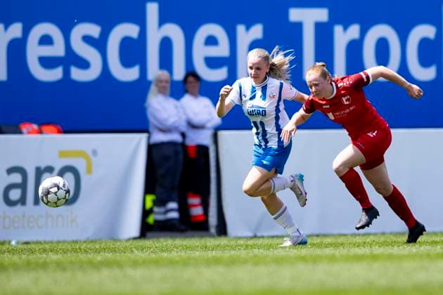 Regionalliga-Nordost Frauen: F.C. Hansa Rostock vs. 1. FFV Erfurt; Rostock; 01.06.2025 Julia Hesse ( 17; F.C. Hansa Rostock) gegen Pia Huck ( 21; 1. FFV Erfurt) Regionalliga-Nordost Frauen: F.C. Hansa Rostock vs. 1. FFV Erfurt; Ostseestadion Rostock; 01.06.2025 Copyright: xBEAUTIFULxSPORTS Duehringx
