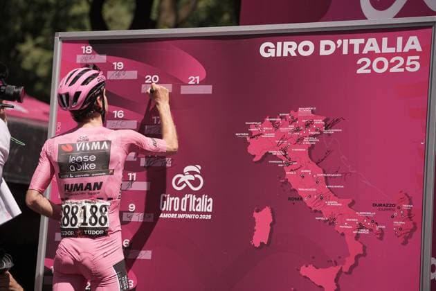 Yates Simon Philip of Team Visma Lease A Bike pink jersey during the stage 21 of the Giro d™Italia from Roma to Roma, Italy - Sunday, June 01, 2025. - cycling.  Copyright: xMarcoxAlpozzi LaPressex