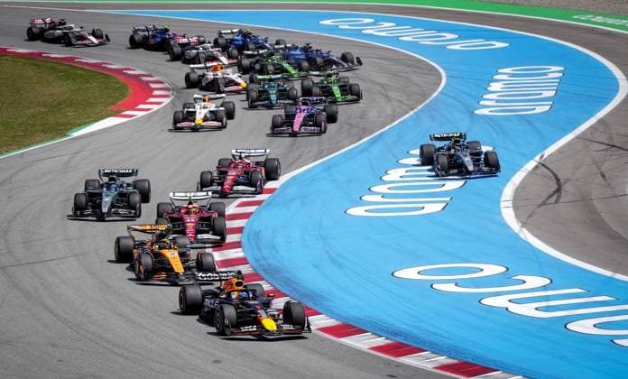 BARCELONA - Max Verstappen (Red Bull Racing) ahead of Lando Norris (McLaren), Lewis Hamilton (Ferrari), George Russell (Mercedes) and Charles Leclerc (Ferrari) in action at the Circuit de Barcelona-Catalunya during the Spanish Grand Prix. ANP SANDER KING xVIxANPxSportx xxANPxIVx 529105596 originalFilename: 529105596.jpg