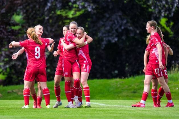 250601 Louise Strauss of Denmark celebrates after 0-1 during the International Friendly, Länderspiel, Nationalmannschaft football match between Sweden and Denmark on June 1, 2025 in Borgholm. Photo: Suvad Mrkonjic BILDBYRAN COP 170 SM0400 fotboll football soccer fotball u18 f18 sverige sweden danmark denmark dambbeng jubel Copyright: SUVADxMRKONJIC BB250601SM037