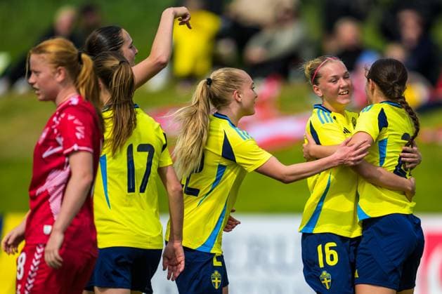 250601 Filippa Sjöström of Sweden celebrates after 1-1 during the International Friendly, Länderspiel, Nationalmannschaft football match between Sweden and Denmark on June 1, 2025 in Borgholm. Photo: Suvad Mrkonjic BILDBYRAN COP 170 SM0400 fotboll football soccer fotball u18 f18 sverige sweden danmark denmark dambbeng jubel Copyright: SUVADxMRKONJIC BB250601SM047