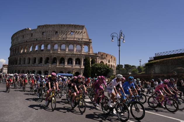 Start of the race during the stage 21 of the Giro d™Italia from Roma to Roma, Italy - Sunday, June 01, 2025. - cycling.  Copyright: xFabioxFerrari LaPressex