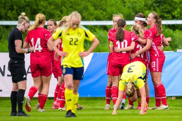 250601 Flora Hojer of Denmark celebrates after 2-3 during the International Friendly, Länderspiel, Nationalmannschaft football match between Sweden and Denmark on June 1, 2025 in Borgholm. Photo: Suvad Mrkonjic BILDBYRAN COP 170 SM0400 fotboll football soccer fotball u18 f18 sverige sweden danmark denmark dambbeng jubel Copyright: SUVADxMRKONJIC BB250601SM095