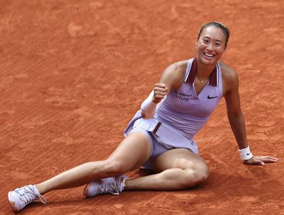 (250601) -- PARIS, June 1, 2025 -- Zheng Qinwen celebrates after the women s singles 4th round match between Liudmila Samsonova of Russia and Zheng Qinwen of China at the French Open tennis tournament at Roland Garros, Paris, France, June 1, 2025. ) (SP)FRANCE-PARIS-TENNIS-FRENCH OPEN-WOMEN S SINGLES LixJing 