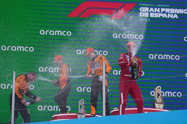 01.06.2025, Circuit de Catalunya, Barcelona, Formel 1 Aramco Grand Prix von Spanien 2025 , im Bild Podium:, Sieger Oscar Piastri (AUS), McLaren F1 Team, 2.Platz für Lando Norris (GBR), 3.Platz für Charles Leclerc (MCO), Scuderia Ferrari HP (Photo by Hasan Bratic DeFodi Images)