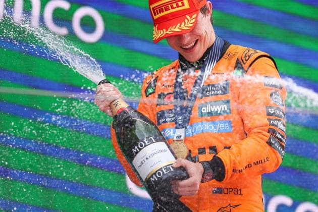 Oscar Piastri of Australia and McLaren , Race, F1 Grand Prix of Spain, am 01. June 2025 in Barcelona, Spain. (Foto von Diogo Cardoso DeFodi Images) Oscar Piastri of Australia and McLaren , Race, F1 Grand Prix of Spain, Circuit de Barcelona-Catalunya on June 1, 2025 in Barcelona, Spain. (Photo by Diogo Cardoso DeFodi Images)