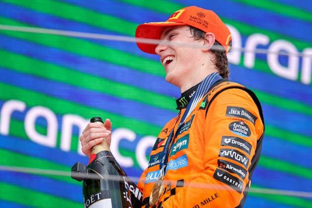 Oscar Piastri of Australia and McLaren , Race, F1 Grand Prix of Spain, am 01. June 2025 in Barcelona, Spain. (Foto von Diogo Cardoso DeFodi Images) Oscar Piastri of Australia and McLaren , Race, F1 Grand Prix of Spain, Circuit de Barcelona-Catalunya on June 1, 2025 in Barcelona, Spain. (Photo by Diogo Cardoso DeFodi Images)