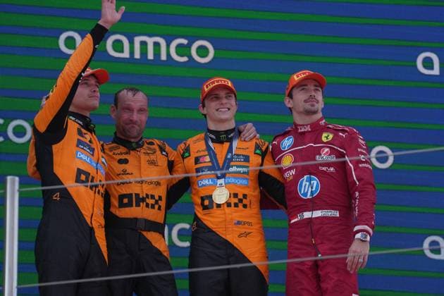 01.06.2025, Circuit de Catalunya, Barcelona, Formel 1 Aramco Grand Prix von Spanien 2025 , im Bild Podium:, Sieger Oscar Piastri (AUS), McLaren F1 Team, 2.Platz für Lando Norris (GBR), 3.Platz für Charles Leclerc (MCO), Scuderia Ferrari HP (Photo by Hasan Bratic DeFodi Images)