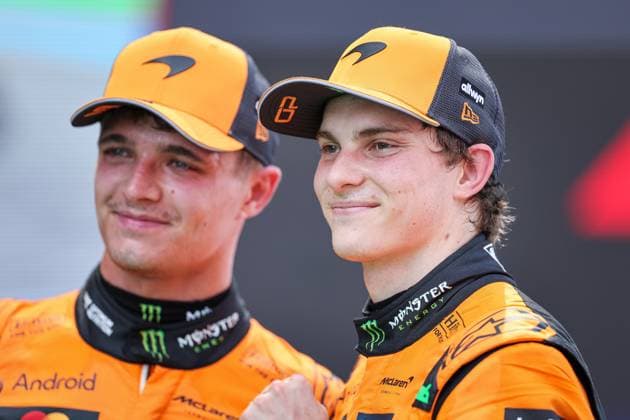 Oscar Piastri of Australia and McLaren and Lando Norris of Great Britain and McLaren , Race, F1 Grand Prix of Spain, am 01. June 2025 in Barcelona, Spain. (Foto von Diogo Cardoso DeFodi Images) Oscar Piastri of Australia and McLaren and Lando Norris of Great Britain and McLaren , Race, F1 Grand Prix of Spain, Circuit de Barcelona-Catalunya on June 1, 2025 in Barcelona, Spain. (Photo by Diogo Cardoso DeFodi Images)