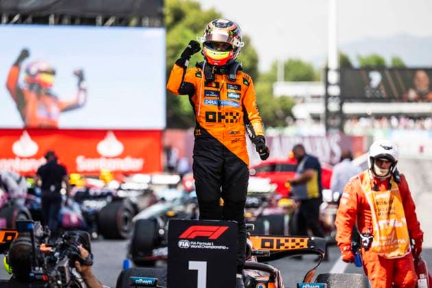 Sport Bilder des Tages F1 - SPANISH GRAND PRIX 2025 PIASTRI Oscar (aus), McLaren F1 Team MCL39, portrait during the Formula 1 Aramco Gran Premio de Espana 2025, Spanish Grand Prix 2025, 9th round of the 2025 FIA Formula One World Championship, WM, Weltmeisterschaft from May 30 to June 1, 2025 on the Circuit de Barcelona-Catalunya, in Montmelo, Spain - MontmeloSpain  Copyright: xCharlyxLopezx