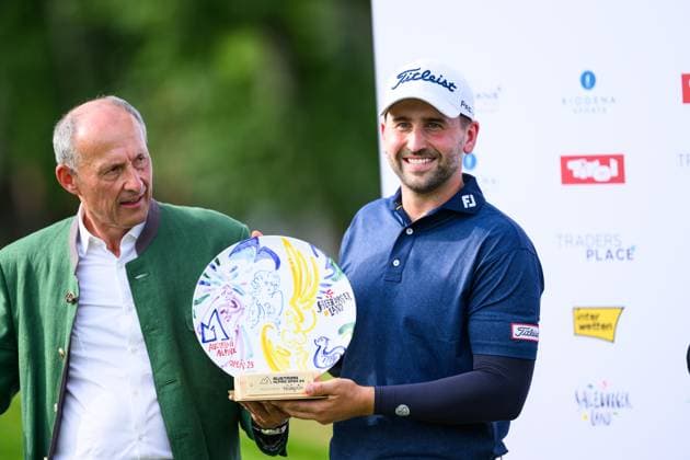 GOLF - Austrian Alpine Open HENNDORF,AUSTRIA,01.JUN.25 - GOLF - DP World Tour, Austrian Alpine Open, Golfclub Gut Altentann. Image shows Nicolai Von Dellingshausen (GER) at the award ceremony.  GEPAxpictures xChristianxMoser