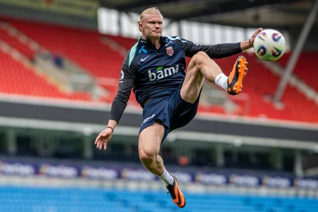 Sport Themen der Woche KW22 Sport Bilder des Tages 250601 Erling Braut Haaland of the Norwegian national football team during a training session on June 1, 2025 in Oslo. Photo: Vegard Grott BILDBYRAN kod VG VG0756 bbeng fotball football soccer fotboll FIFA World Cup, WM, Weltmeisterschaft, Fussball qualifiers european qualifiers 2026 uefa world cup qualifiers vm-kvalifisering vm kvalik vm kval norge norway trening träning training practice *** 250601 Erling Braut Haaland of the Norwegian national football team during a training session on June 1, 2025 in Oslo Photo Vegard Grott BILDBYRAN kod VG VG0756 bbeng fotball football soccer fotboll fifa world cup qualifiers european qualifiers 2026 uefa world cup qualifiers vm kvalifisering vm kvalik vm kvalge norway trening träning training practice  Copyright: VEGARDxGRoTT BB250601VG027