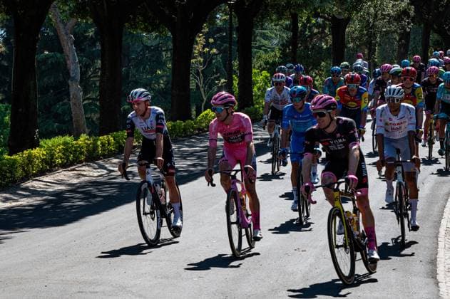 108th Giro d Italia 2025 - Stage 21 Team Visma-Lease a Bike s British rider Simon Yates, wearing the pink jersey of overall leader (Maglia Rosa), rides inside Vatican Garden during the 21st stage of the 108th Giro d Italia cycling race of 143 km from Rome to Rome in Vatican City on June 1, 2025. Vatican City Vatican  Copyright: xMassimoxValicchiax originalFilename:valicchia-notitle250601_np0hT.jpg