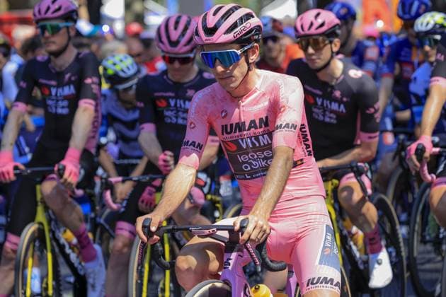 Simon Yates, Team Visma Lease a Bike during the Giro d Italia 2025, Tour of Italy, Stage 21, Roma - Roma (143 Km) on 1 June 2025 in Roma, Italy - during Stage 21 - Rome-Rome, Giro d Italia race in Rome, Italy, June 01 2025  Copyright: xStefanoxCavasino IPAxSportx xipa-agency.netx xx IPA_58503590 IPA_Agency_IPA58503590