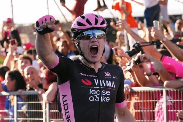 Olav Kooij of Team Visma Lease A Bike winner of the stage on the finish line during the stage 21 of the Giro d™Italia from Roma to Roma, Italy - Sunday, June 01, 2025. - cycling.  Copyright: xFabioxFerrari LaPressex