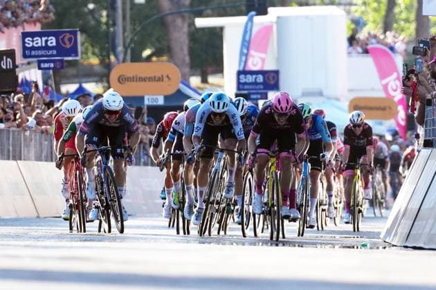 Final sprint during the stage 21 of the Giro d™Italia from Roma to Roma, Italy - Sunday, June 01, 2025. - cycling.  Copyright: xGianxMattiaxD Alberto LaPressex