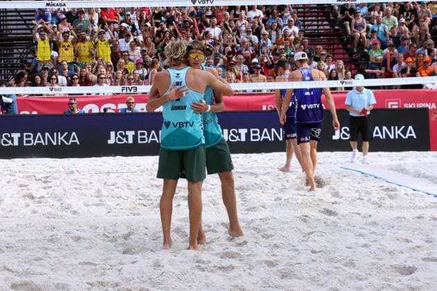Beach Pro Tour Ostrava, 01.06.2025 Beach Pro Tour Ostrava, Beach-Volleyball, Elite16, Ostrava, 01.06.2025 Bild: Jubel über Gold, Åhman, David (SWE, 1) und Hellvig, Jonatan (SWE, 2) gegen Mol, Anders Berntsen (NOR, 1) und Sørum, Christian Sandlie (NOR, 2) Copyright: xBEAUTIFULxSPORTS NilsxKoepkex