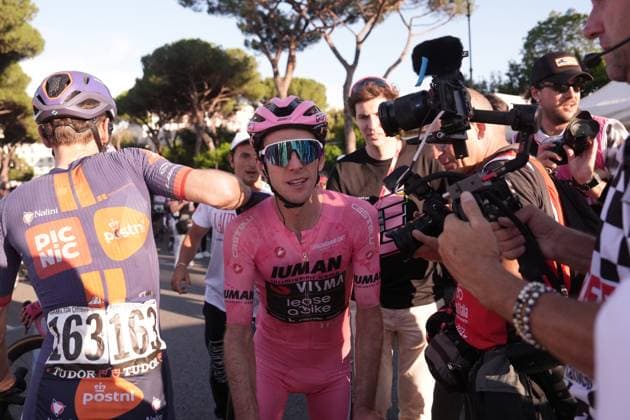 Britain s Simon Philip Yates of Team Visma Lease A Bike pink jersey during the stage 21 of the Giro d™Italia from Roma to Roma, Italy - Sunday, June 01, 2025. - cycling.  Copyright: xMassimoxPaolone LaPressex