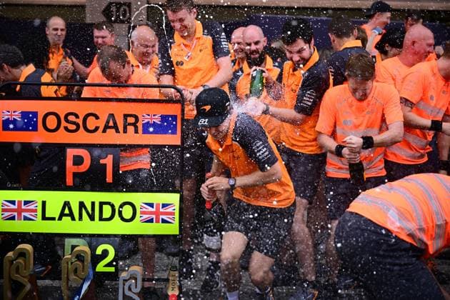 F1 Grand Prix of Spain Oscar Piastri of the McLaren F1 Team celebrates with his team after the race of the Spanish GP, the 9th round of the Formula 1 World Championship, WM, Weltmeisterschaft at Circuit de Catalunya in Montmelo, Catalunya, Spain, on June 1, 2025. MontmelÃ² Catalunya Spain  Copyright: xAndreaxDiodatox originalFilename:diodato-spanishg250601_npRYj.jpg