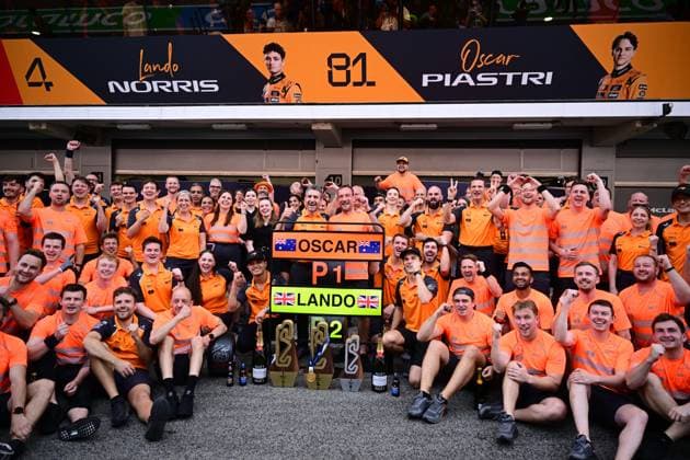 F1 Grand Prix of Spain Oscar Piastri and Lando Norris of the McLaren F1 Team celebrate with their team after the race of the Spanish GP, the 9th round of the Formula 1 World Championship, WM, Weltmeisterschaft at Circuit de Catalunya in Montmelo, Catalunya, Spain, on June 1, 2025. MontmelÃ² Catalunya Spain  Copyright: xAndreaxDiodatox originalFilename:diodato-spanishg250601_nps1O.jpg