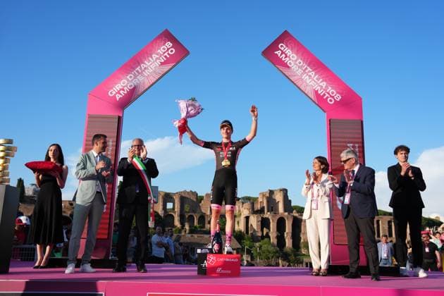 Olav Kooij of Team Visma Lease A Bike winner of the stage on the podium during the stage 21 of the Giro d™Italia from Roma to Roma, Italy - Sunday, June 01, 2025. - cycling.  Copyright: xGianxMattiaxD Alberto LaPressex