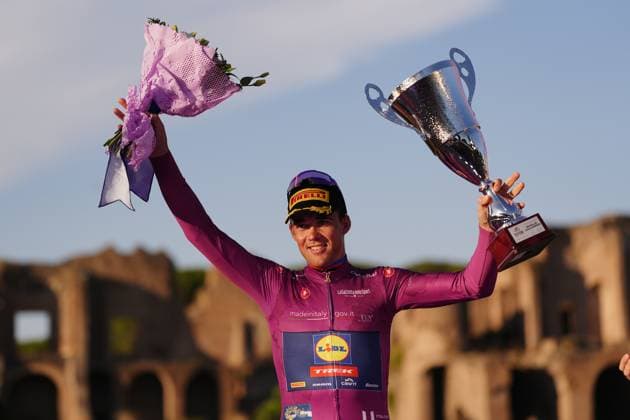 Mads Pedersen of Lidl-Trek cyclamen jersey on the podium during the stage 21 of the Giro d™Italia from Roma to Roma, Italy - Sunday, June 01, 2025. - cycling.  Copyright: xFabioxFerrari LaPressex