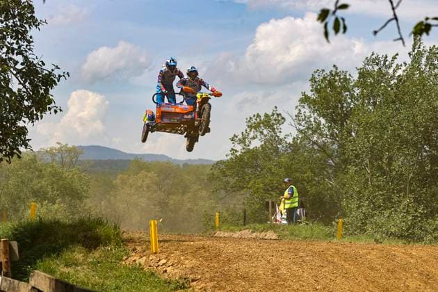 Bilder des Jahres 2025, Sport 06 Juni Sport Themen der Woche KW22 Sport Bilder des Tages Tim Prümmer Prummer (GER) und Jarno Steegmans (BEL) auf AMS-VMC_KTM (17) , Deutschland, Motorsport, INT. 58. ADAC Motocross Schopfheim, 2025, 1. Lauf DM Seitenwagen, 01.06.2025, Sports Field MSC Schopfheim, Schopfheim, Deutschland Schopfheim Sports Field MSC Schopfheim Baden-Württemberg Deutschland *** Tim Prümmer Prummer GER and Jarno Steegmans BEL on AMS VMC KTM 17 , Germany, Motorsport, INT 58 ADAC Motocross Schopfheim, 2025, 1 run DM Sidecar, 01 06 2025, Sports Field MSC Schopfheim, Schopfheim, Germany Schopfheim Sports Field MSC Schopfheim Baden Württemberg Germany Copyright: xGrantxHubbsx
