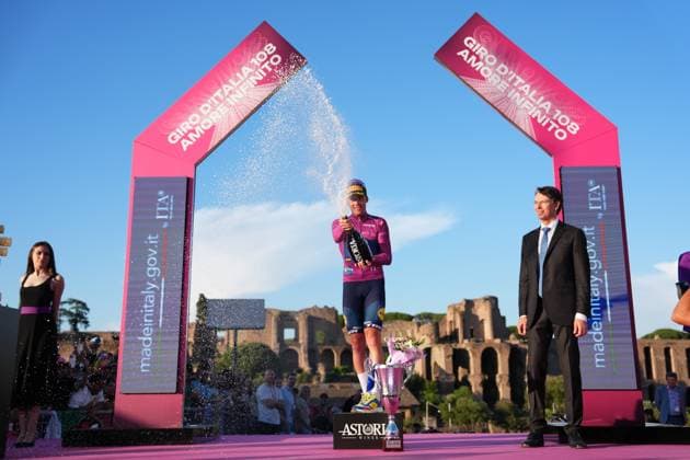 Mads Pedersen of Lidl-Trek cyclamen jersey on the podium during the stage 21 of the Giro d™Italia from Roma to Roma, Italy - Sunday, June 01, 2025. - cycling.  Copyright: xFabioxFerrari LaPressex