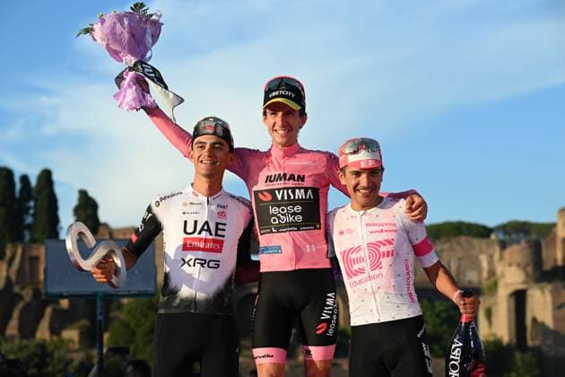 01-06-2025 Giro D italia; Tappa 21 Roma - Roma; 2025, Visma - Lease A Bike; 2025, Uae Team Emirates - Xrg; 2025, Ef Education - Easypost; Yates, Simon; Del Toro Romero, Isaac; Carapaz Antonio, Richard Antonio; Roma; 
