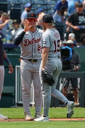 June 01, 2025: Detroit Tigers designated hitter Spencer Torkelson (20) and Detroit Tigers relief pitcher Will Vest (19) react to their 1-0 win over the Kansas City Royals at Kauffman Stadium in Kansas City, MO. CSM Kansas City United States of America - ZUMAc04_ 20250601_zma_c04_099 Copyright: xDavidxSmithx