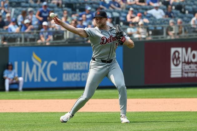 June 01, 2025: Detroit Tigers relief pitcher Will Vest (19) throws to first for the out on Kansas City Royals right fielder John Rave (26) during the ninth inning at Kauffman Stadium in Kansas City, MO. CSM Kansas City United States of America - ZUMAc04_ 20250601_zma_c04_103 Copyright: xDavidxSmithx