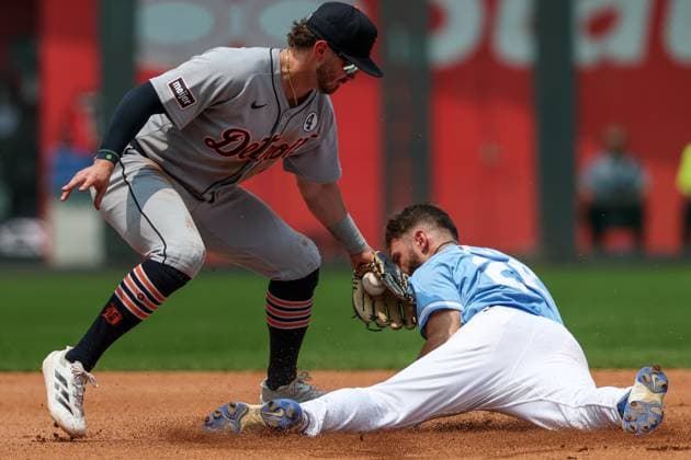 MLB, Baseball Herren, USA 2025: Tigers Vs Royals JUN 01 June 01, 2025: Tigers shortstop Zach McKinstry (39) tags out Kansas City Royals right fielder John Rave (26) at second base during the fourth inning at Kauffman Stadium in Kansas City, MO. David Smith CSM (Credit Image: Â David Smith Cal Media) Kansas City Mo United States of America EDITORIAL USE ONLY Copyright: xx ZUMA-20250601_zma_c04_143.jpg DavidxSmithx csmphotothree389160