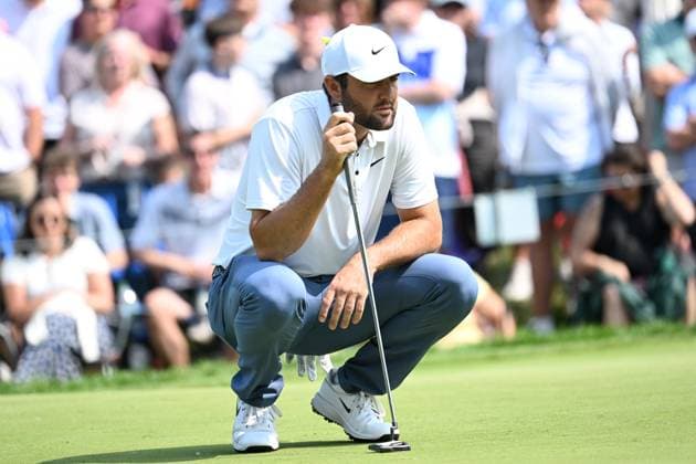 PGA, Golf Herren 2025: The Memorial Tournament June 1 June 1, 2025: Scottie Scheffler (USA) putts on the 1st tee during the final round of the Memorial Tournament in Dublin, Ohio. Brent Clark Cal Media (Credit Image: Â Brent Clark Cal Sport Media) Dublin Oh USA EDITORIAL USE ONLY Copyright: xx ZUMA-20250601_zma_c04_139.jpg BrentxClarkx csmphotothree389164