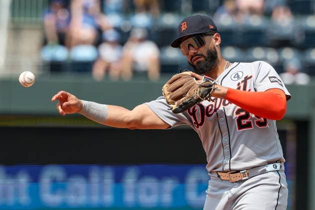 June 01, 2025: Detroit Tigers second baseman Gleyber Torres (25) throws to first for the out on Kansas City Royals second baseman Michael Massey (19) during the seventh inning at Kauffman Stadium in Kansas City, MO. CSM Kansas City United States of America - ZUMAc04_ 20250601_zma_c04_150 Copyright: xDavidxSmithx