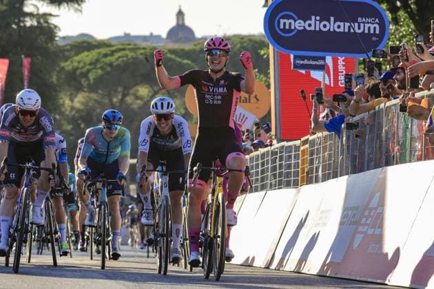 KOOIJ Olav, Team Visma Lease a Bike Winner stage of Giro d Italia 2025, Tour of Italy, Stage 21, Roma - Roma (143 Km) on 1 June 2025 in Roma, Italy - during Stage 21 - Rome-Rome, Giro d Italia race in Rome, Italy, June 01 2025  Copyright: xStefanoxCavasino IPAxSportx xipa-agency.netx xx IPA_58515665 IPA_Agency_IPA58515665