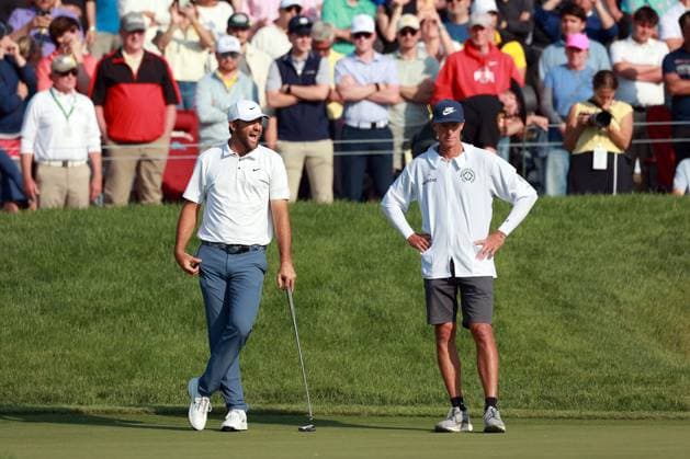 Memorial Tournament presented by Workday Scottie Scheffler of Dallas, Texas waits with his caddie on the 18th green after his back-to-back win at the conclusion of the final round of the Memorial Tournament presented by Workday at Muirfield Village Golf Club on Sunday, June 1, 2025 in Dublin, Ohio. Dublin Ohio United States  Copyright: xAmyxLemusx originalFilename:lemus-memorial250601_npMpB.jpg