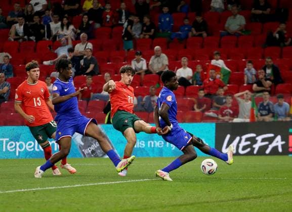 Portugal vs France during the UEFA European Under-17 Championship 2024 25 Final, in Tirane, Albania on June 1, 2025. Gil Neves of Portugal scores during the UEFA European Under-17 Championship 2024 25 final football match Portugal vs France at the Arena Kombetare stadium in Tirana, Albania, on May 26, 2025. TIRANE ALBANIA Copyright: xMALTONxDIBRAx