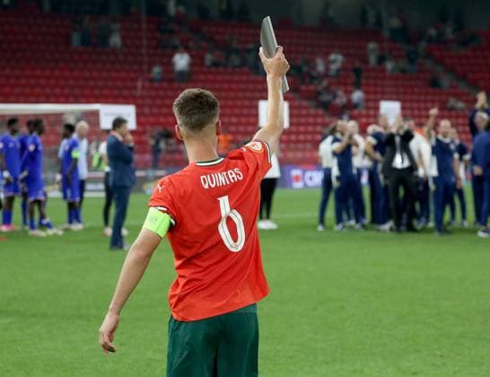 Portugal vs France during the UEFA European Under-17 Championship 2024 25 Final, in Tirane, Albania on June 1, 2025. Rafael Quintas of Portugal lifts the UEFA European Under-17 Championship trophy following victory in the UEFA European Under-17 Championship 2024 25 final match between Portugal and France at Arena Kombetare on June 01, 2025 in Tirana, Albania. TIRANE ALBANIA Copyright: xMALTONxDIBRAx