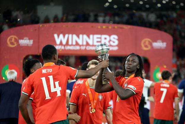 Portugal vs France during the UEFA European Under-17 Championship 2024 25 Final, in Tirane, Albania on June 1, 2025. Ricardo Neto of Portugal and Stevan Manuel of Portugal celebrate with the UEFA European Under-17 Championship trophy following victory in the UEFA European Under-17 Championship 2024 25 final match between Portugal and France at Arena Kombetare on June 01, 2025 in Tirana, Albania. TIRANE ALBANIA Copyright: xMALTONxDIBRAx