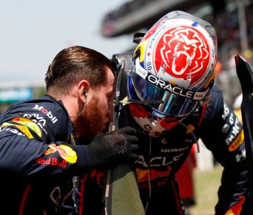 June 1, 2025, Sabadell, Barcelona, Spain: Montmelo Spain June 01, 2025 Max Verstappen (1 NL Redbull) talks to his mechanic during race at the Formula 1 Aramaco Spain Grand Prix 2025 in Montmelo Spain on 01 June 2025 Sabadell Spain - ZUMAu50_ 20250601_zsp_u50_029 Copyright: xXavixUrgelesx