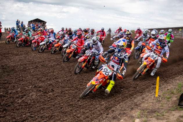 Bilder des Jahres 2025, Sport 06 Juni Sport Themen der Woche KW22 Sport Bilder des Tages Teutschenthal, Deutschland 01. Juni 2025: FIM MXGP Motocross-WM -MSC Teutschenthal - 2025 Im Bild: Start 1.Lauf MXGP Talkessel Sachsen-Anhalt *** Teutschenthal, Germany 01 June 2025 FIM MXGP Motocross World Championship MSC Teutschenthal 2025 In the picture Start 1 round MXGP Talkessel Sachsen Anhalt Copyright: xFotostandx xBallaschx